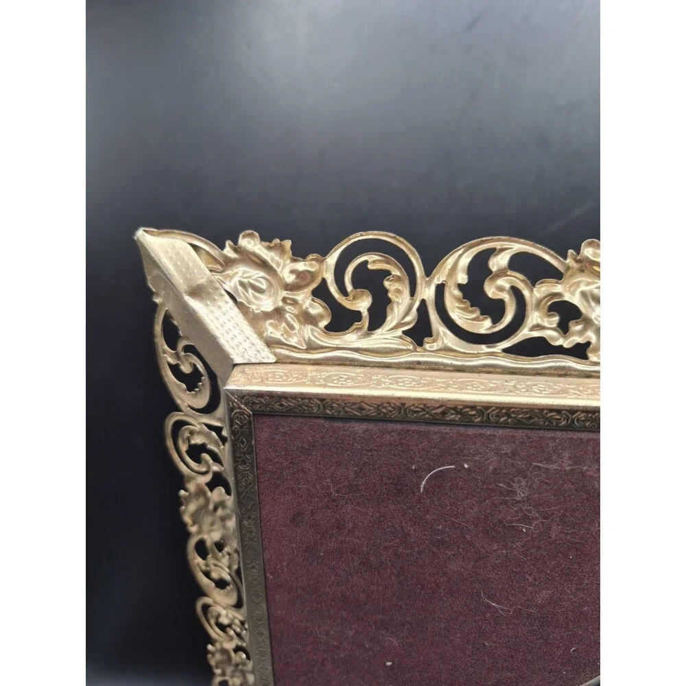 Vintage Ornate Hollywood Regency Gold Metal Filigree Floral 5x7 Picture Frame